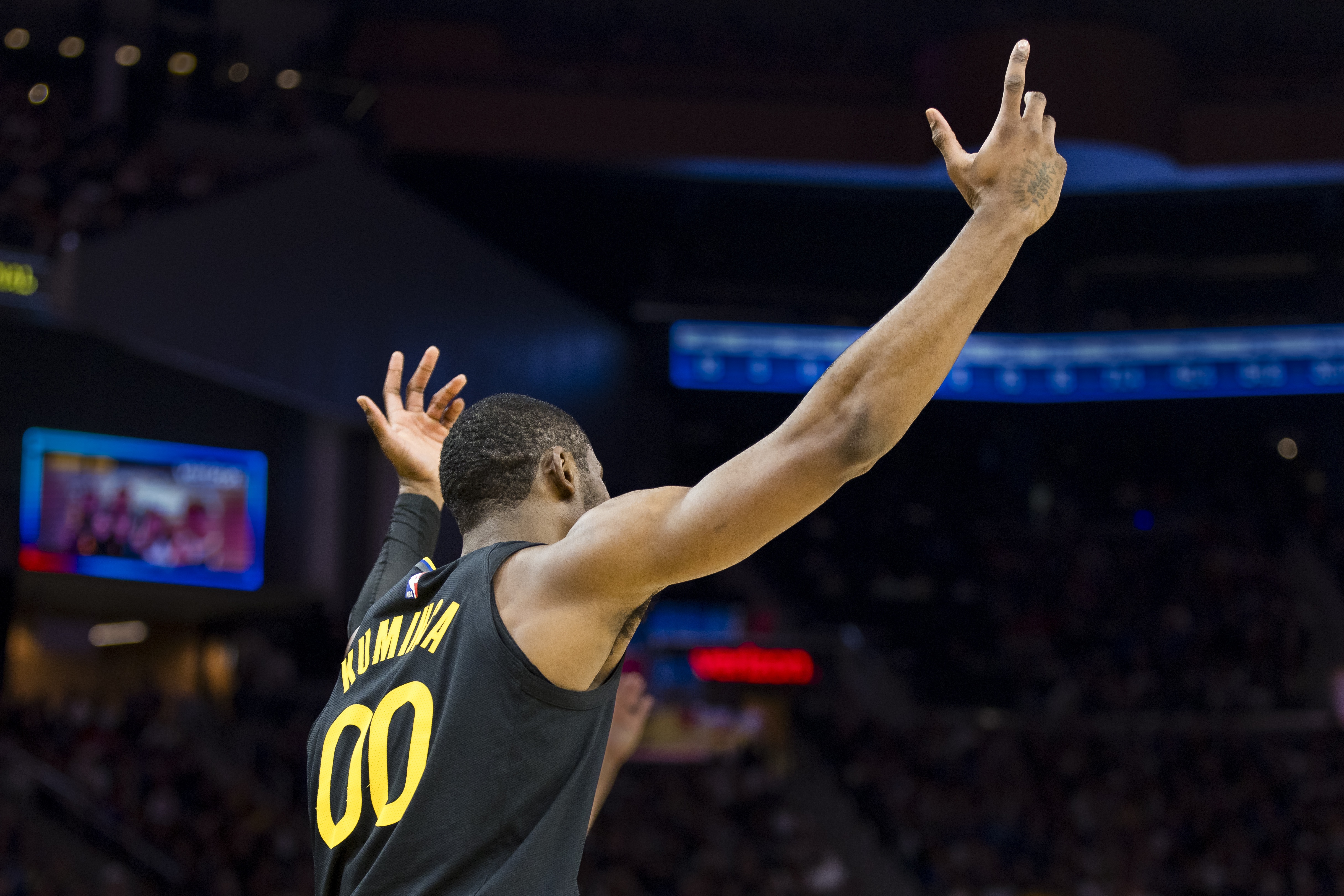 半岛体育登录入口-2021年前8顺位新秀只有吉迪&amp;库明加未续约 其他6人最低年薪3000万