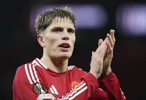 英媒：加纳乔施压迫使曼联降价，切尔西当前报价3000万镑+奖金