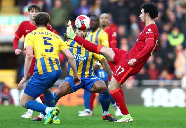 半岛体育登录入口-林良锋：利物浦有惊无险晋级，但老少搭配其实很累