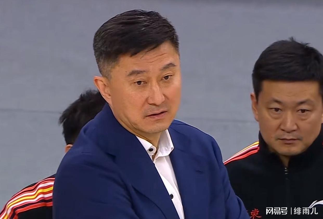 半岛体育官方地址-不再担任广东队主教练？杜锋最新职位曝光，朱芳雨送出祝福！